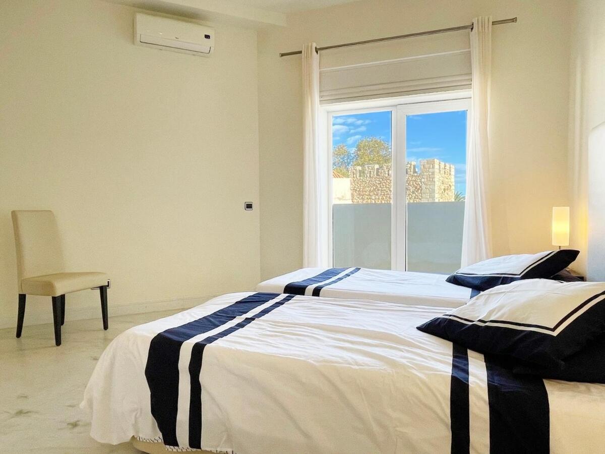 Apartamento T2 With Unique Location Beachfront *