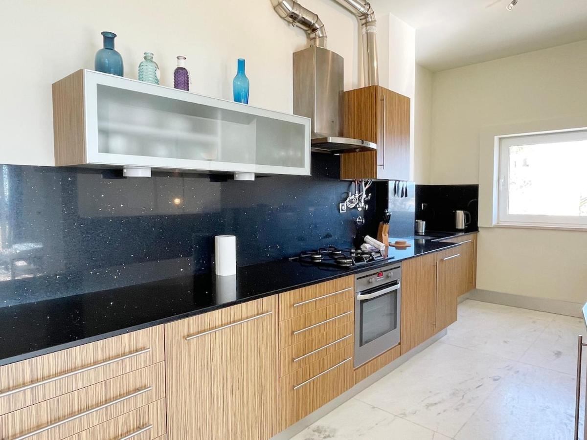 T2 With Unique Location Beachfront